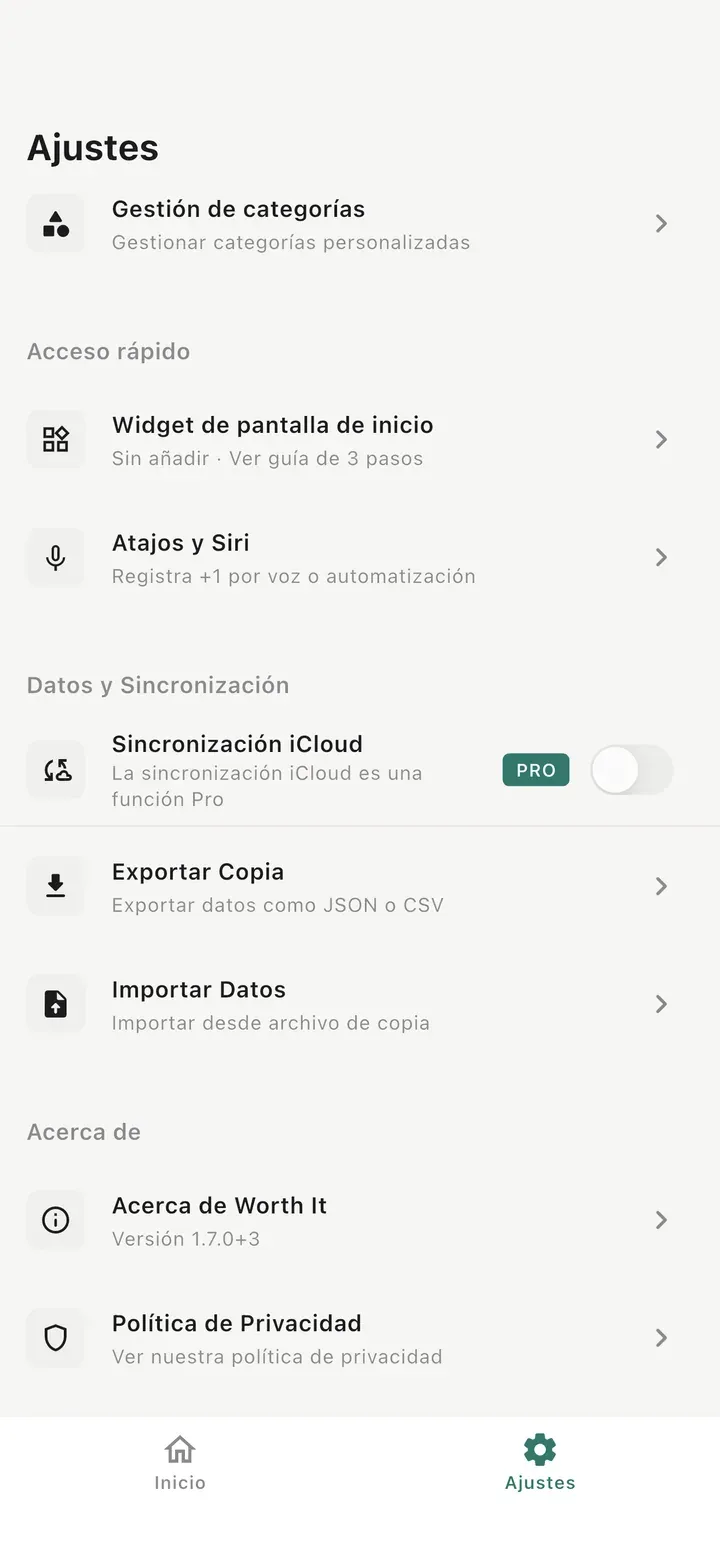 Pantalla de ajustes con Widget de pantalla de inicio, Atajos y Siri, Sincronización iCloud, Exportar copia, Importar datos y Política de privacidad.
