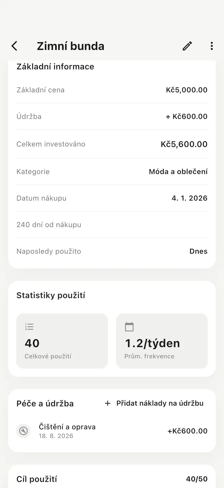 Detail položky se základní cenou plus údržbou jako celkovou investicí, 40 použitími a záznamem o čištění a opravě v sekci Péče a údržba.